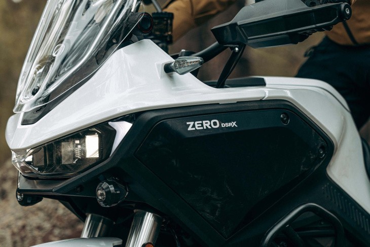 android, entre tout-terrain et longs voyages, cette moto électrique va ravir les baroudeurs