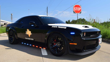 Une Dodge Challenger SRT Hellcat saisie et offerte à la police