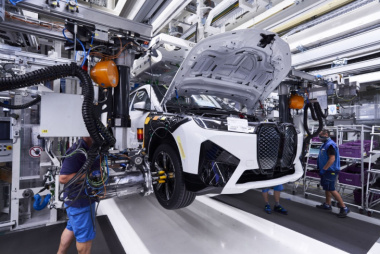 Le patron de BMW met en garde : ‘attention à trop de voitures électriques’