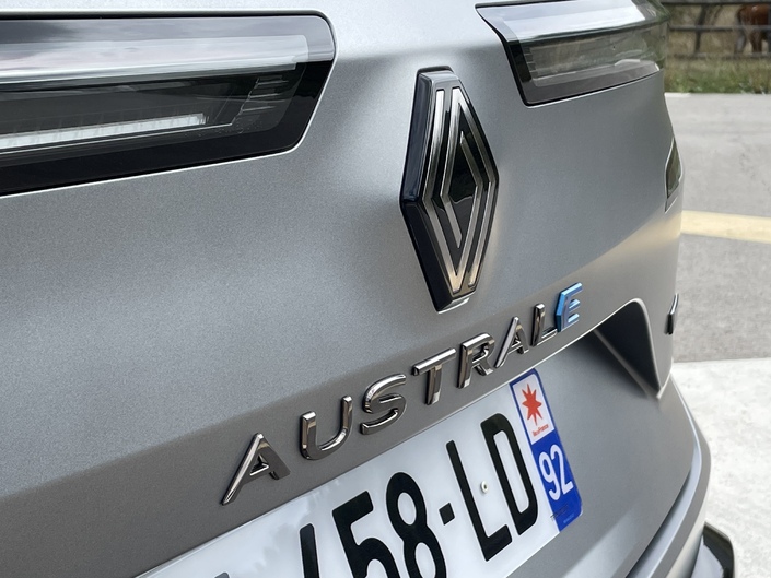 Essai vidéo - Renault Austral (2022): l’anti Peugeot 3008 ?