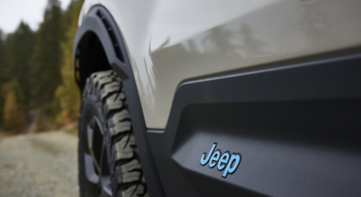 jeep avenger 4xe concept : la version 4×4 électrique révélée au mondial