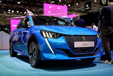 Mondial de l’Auto 2022 : les nouveautés hybrides et électriques DS, Peugeot et Renault en vidéo