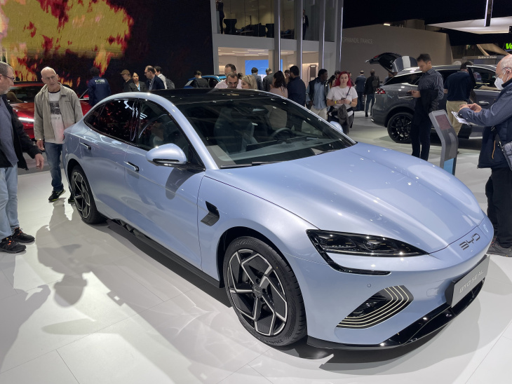 mondial auto 2022, mondial de l'auto 2022 - byd seal, la tesla model 3 chinoise ?