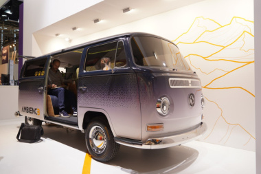 Un Volkswagen Combi restomod autonome au Salon de Munich