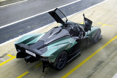 Aston Martin Valkyrie Spider (2021). L'hypercar enlève le toit