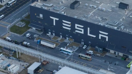 Tesla rompt avec la tendance et annonce des réductions tarifaires : une guerre des prix en perspective?