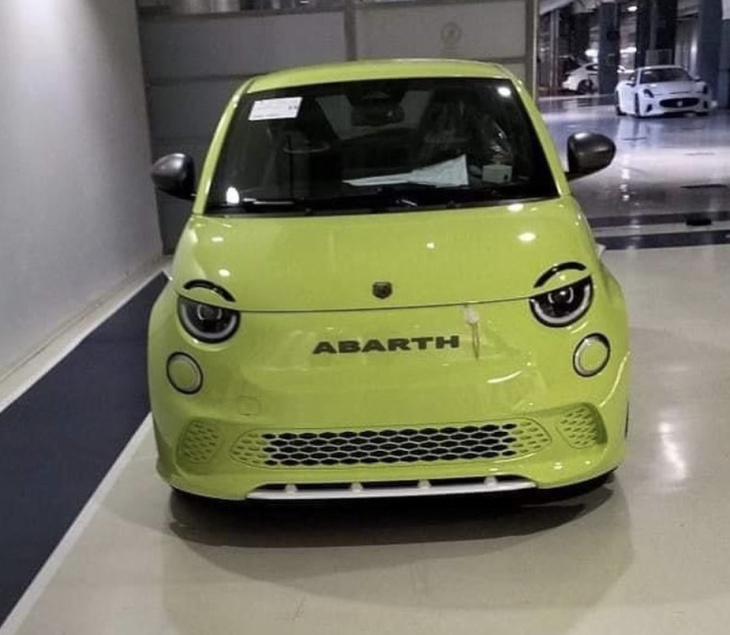 abarth, 500 (3e generation), fiat, la future abarth 500 électrique surprise dans un parking