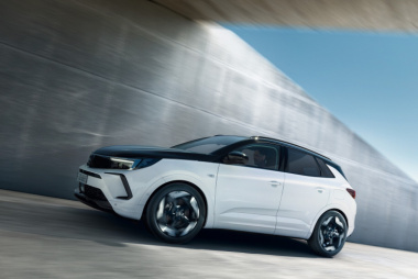 Opel Grandland GSe (2022). Quoi de neuf pour le SUV hybride rechargeable de 300 ch ?