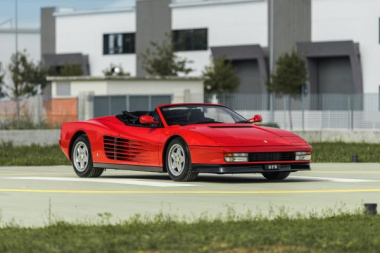 Ferrari Testarossa | Les photos du très rare modèle Spider à vendre en 2022