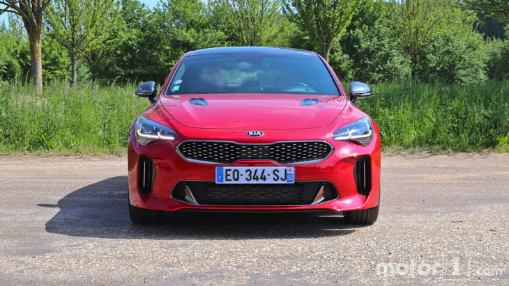 essai comparatif - l'audi s5 sportback affronte la kia stinger gt