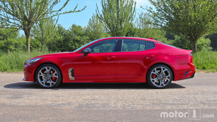 essai comparatif - l'audi s5 sportback affronte la kia stinger gt