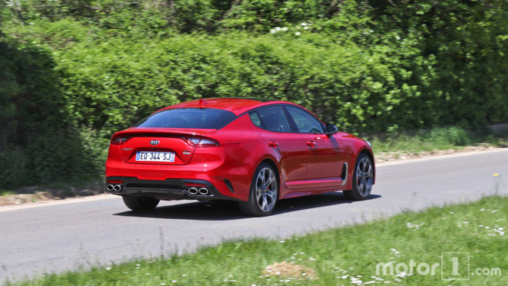 essai comparatif - l'audi s5 sportback affronte la kia stinger gt