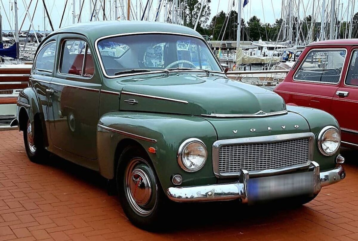 Volvo rénove une Volvo PV544 de 1961 au SEMA Show pour promouvoir l’égalité femmes-hommes dans l’industrie automobile