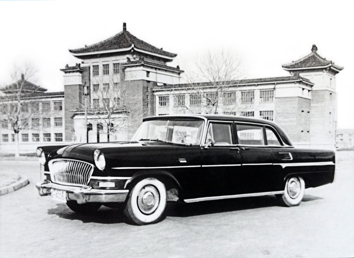 design by bellu : hongqi, parader avec style