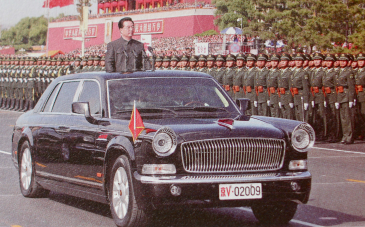 design by bellu : hongqi, parader avec style