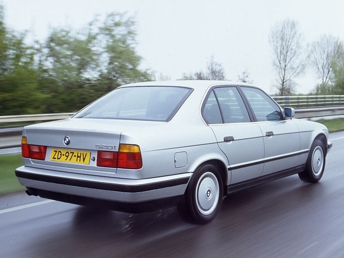 La BMW 520i E34 parvient à une bonne aéro sans recourir à une poupe haut perchée, au bénéfice de l'habitabilité.