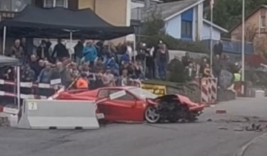 VIDEO – Terrible accident pour cette Ferrari Testarossa