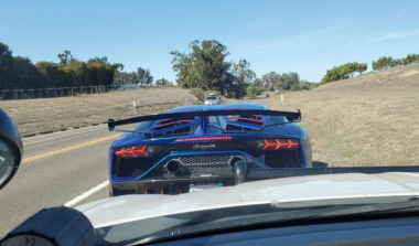 Il se fait arrêter à 244 km/h en Lamborghini Aventador SVJ