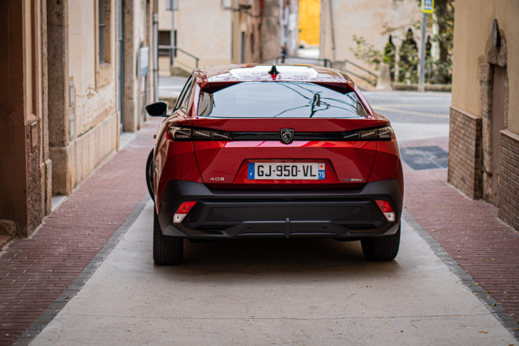 essai peugeot 408 hybrid 225 gt : le malin cocktail d’une berline et d’un suv