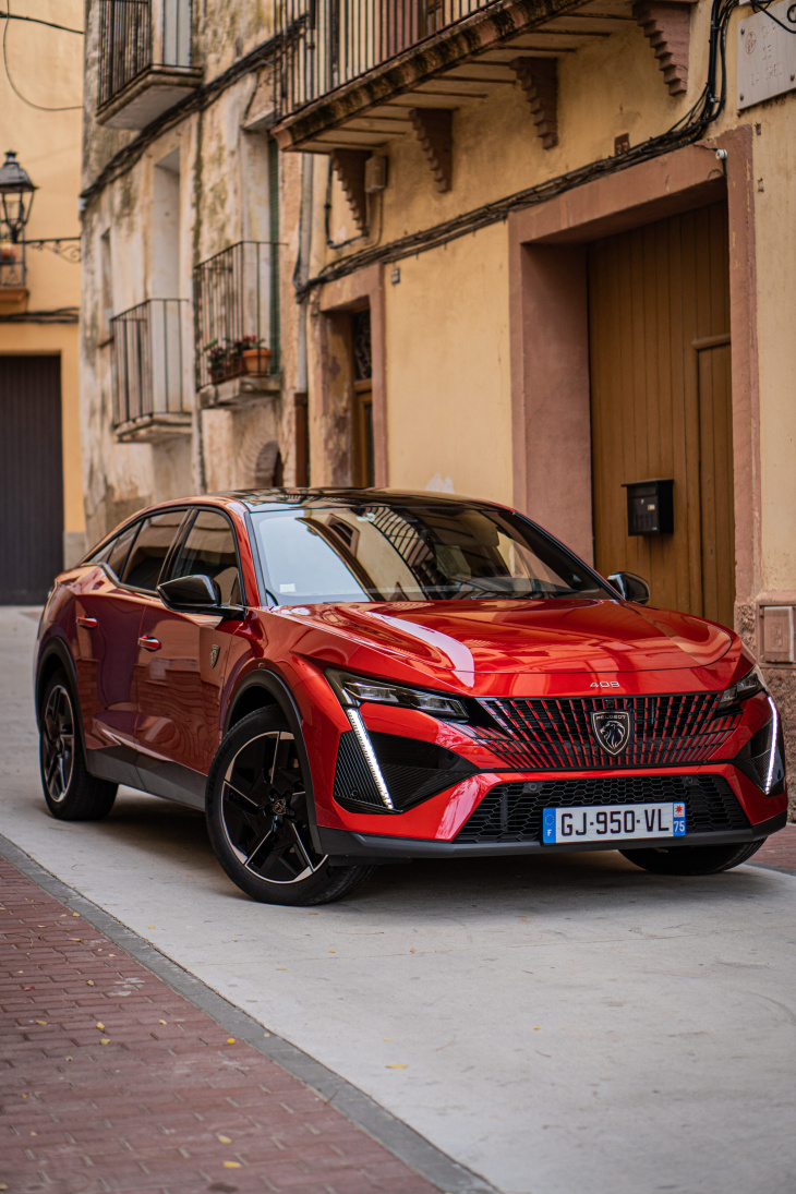 essai peugeot 408 hybrid 225 gt : le malin cocktail d’une berline et d’un suv