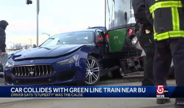 VIDEO – Collision entre une Maserati Ghibli et un tramway, quel gâchis