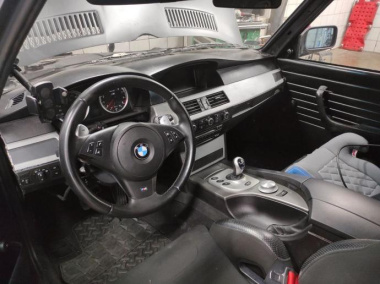 Cette BMW Série 3 E21 veut muscler son jeu grâce à un V10 de M5 E60