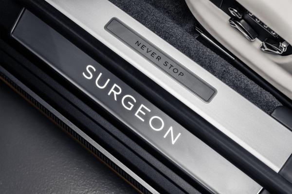 bentley flying spur hybrid (2022) | les photos de la berline de luxe customisée par the surgeon