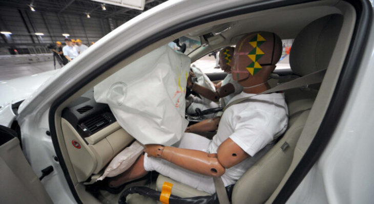 une société allemande invente un airbag pour siège bébé !