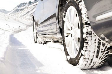 Conduite en hiver : nos astuces pour affronter la neige et le froid sur les routes