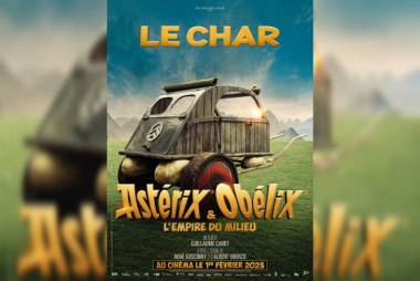 Une Citroën 2CV façon char dans le film Astérix au cinéma le 1er février