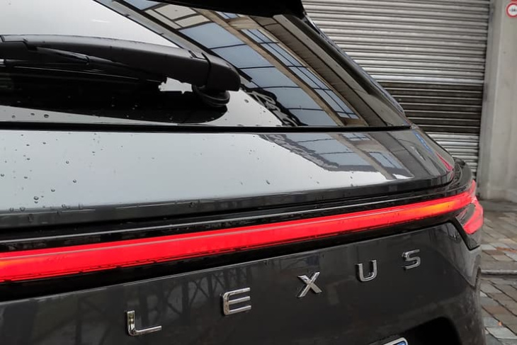 essai - lexus nx 450h+, le suv hybride le plus efficace du marché?