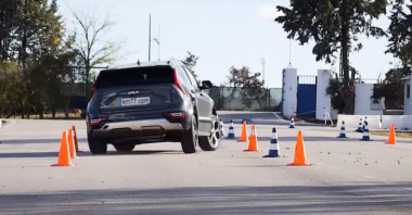 Vidéo – Le Kia Niro hybride fait mieux qu’une Audi RS3 de 400 ch au test de l’élan !