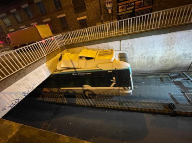 VIDEO – Il vole un bus de la RATP avant de s’encastrer dans un tunnel