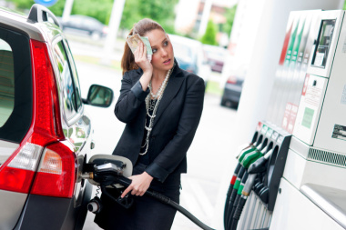 Indemnité carburant de 100 euros : qui peut en bénéficier ? Comment faire la demande ?