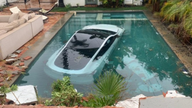 Tesla Model 3 finit dans une piscine, la cause est vraiment la plus triviale