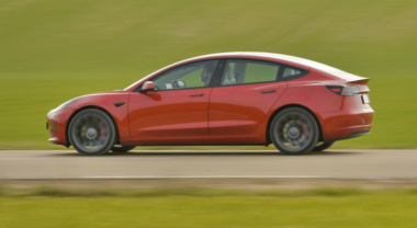 Tesla Model 3 et Model Y : prix en très forte baisse et nouveau carton en vue en 2023 ?