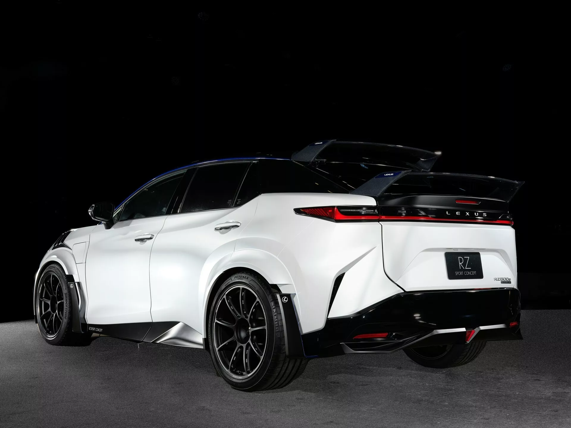 Lexus RZ Sport Concept : quand le SUV électrique se veut voiture de course
