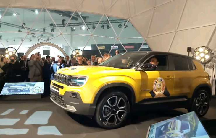 jeep avenger, les italiens gagnent le titre de voiture de l'année 2023