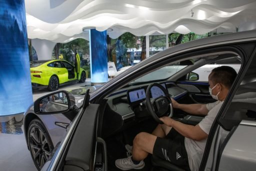 Après Tesla, le rival chinois Xpeng coupe aussi dans ses prix