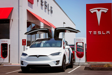 Malgré une action en berne, Tesla se vante de ses records en 2022