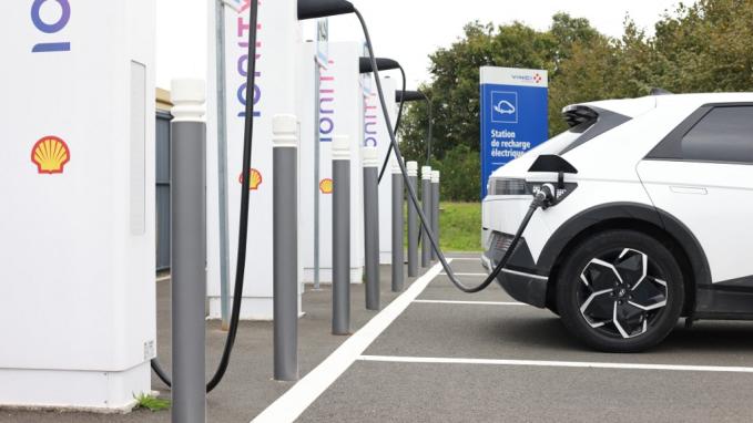 infographies. que cache le chiffre record de 12,1% de voitures électriques vendues en europe ?