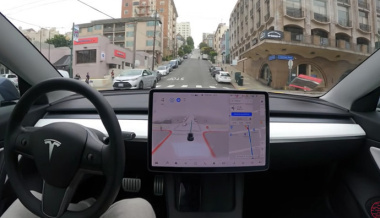 Les Tesla à conduite 