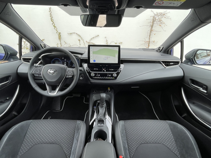 Essai vidéo - Toyota Corolla hybride (2023) : la compacte incontournable