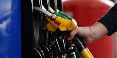 Le prix du carburant continue de baisser