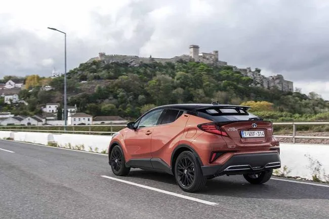 android, toyota c-hr : pourquoi choisir ce crossover urbain?