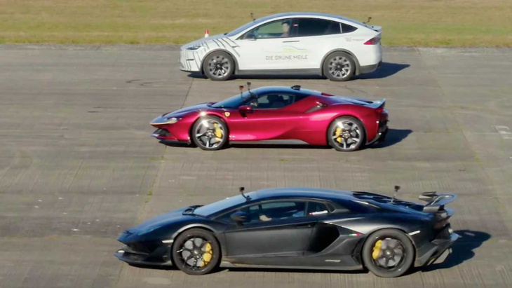 Tesla Model X Plaid vs Ferrary SF90 vs Lamborghini Aventador SVJ dans un drag race