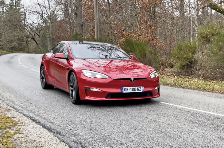 VIDEO – Que vaut la Tesla Model S Plaid à fond sur l’autobahn allemand ?