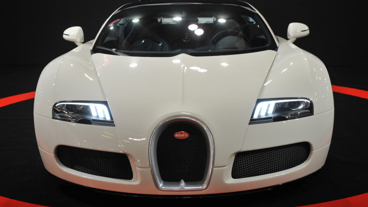 bugatti veyron : photos de la voiture rapide