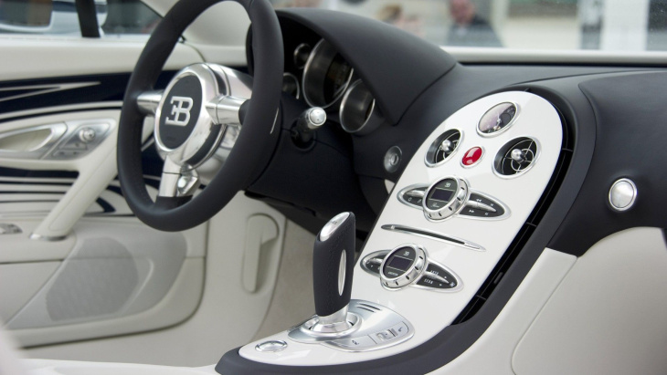bugatti veyron : photos de la voiture rapide