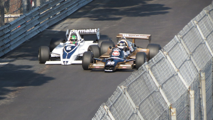 Voitures de collection : collision à grande vitesse entre une Brabham et une F1 Arrows. Les photos
